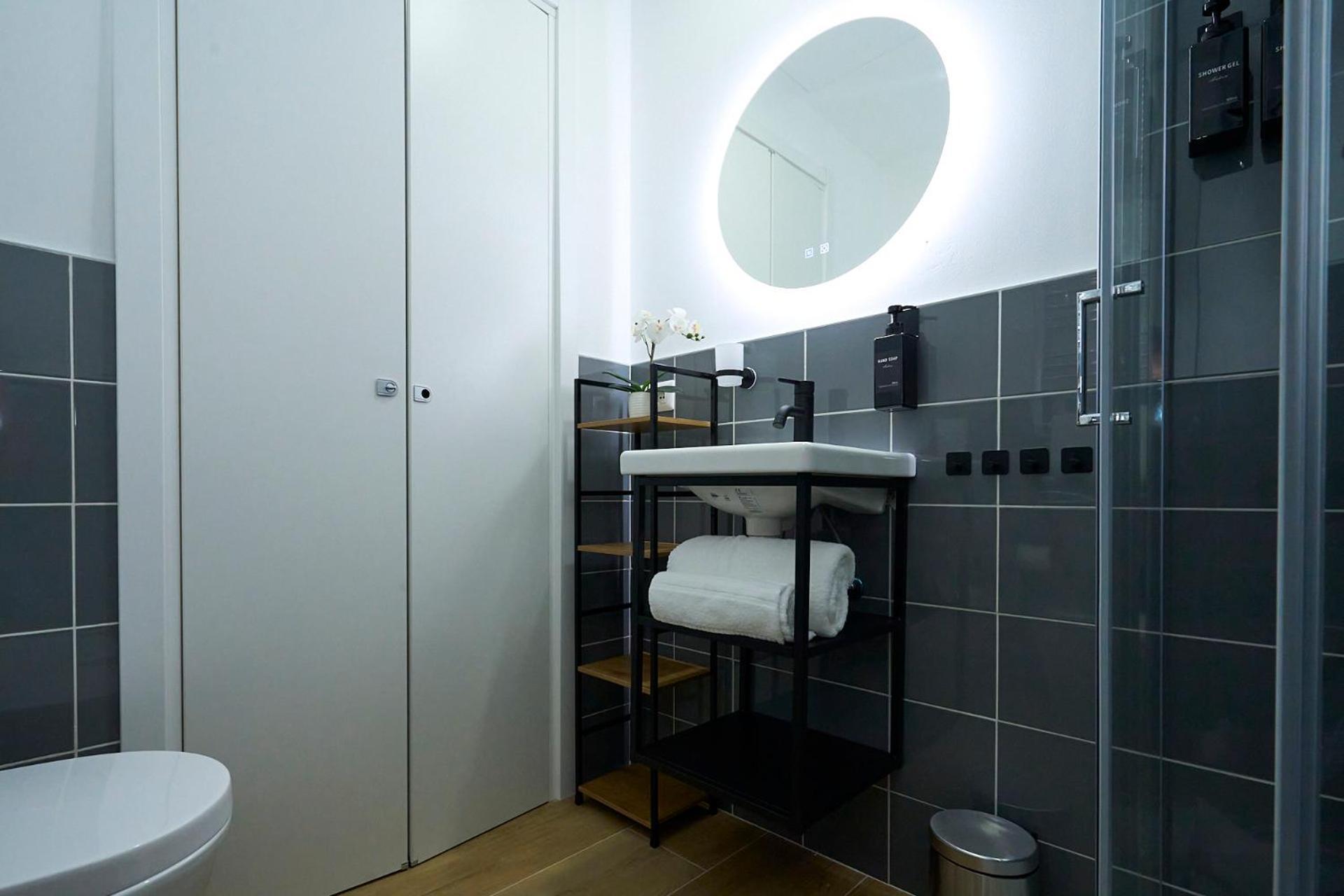 Duomo 10 Min - Cozy With Netflix & Wifi Apartment Milan Exterior photo