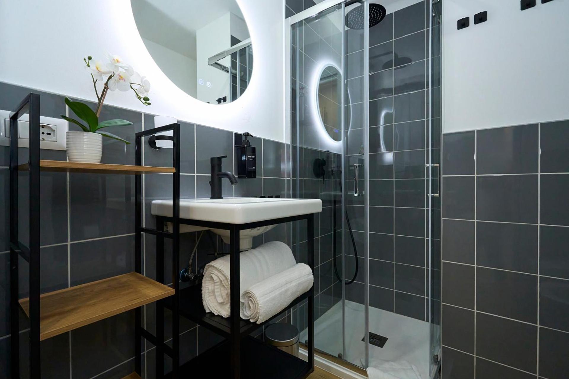 Duomo 10 Min - Cozy With Netflix & Wifi Apartment Milan Exterior photo